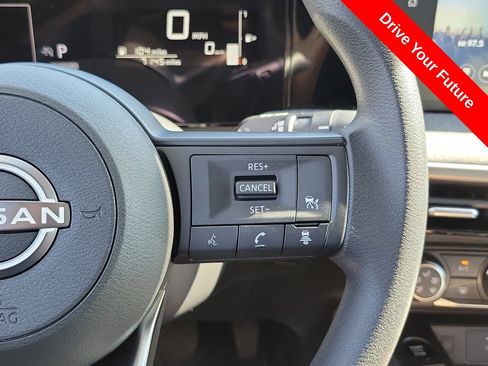 Used 2025 Nissan Kicks SV FWD image 8
