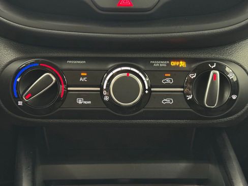 Used 2025 Kia Soul LX w/ LX Technology Package image 24