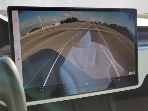 Used 2022 Tesla Model X image 12