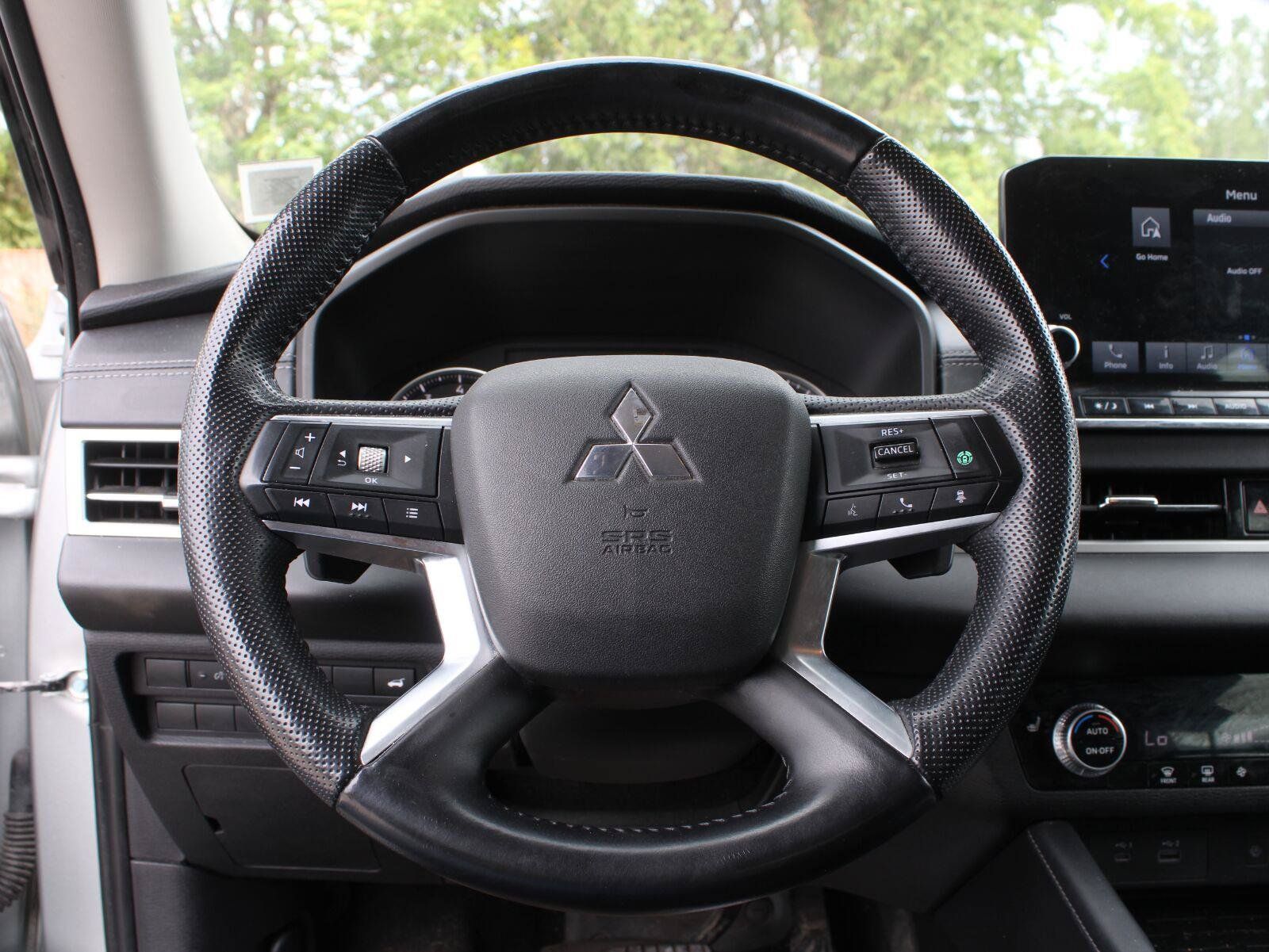 Used 2022 Mitsubishi Outlander SE AWD/4WD image 11