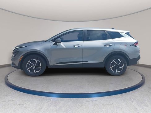 New 2025 Kia Sportage LX image 8