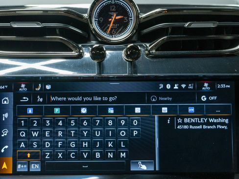 Used 2025 Bentley Bentayga image 35