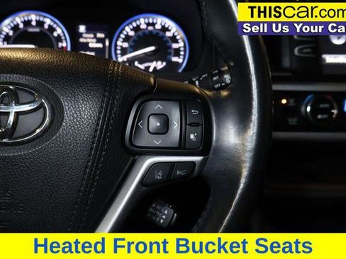 Used 2017 Toyota Highlander XLE image 22