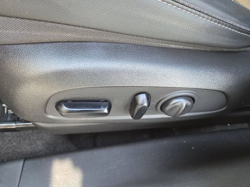 Used 2021 Chevrolet TrailBlazer ACTIV w/ Technology Package image 34