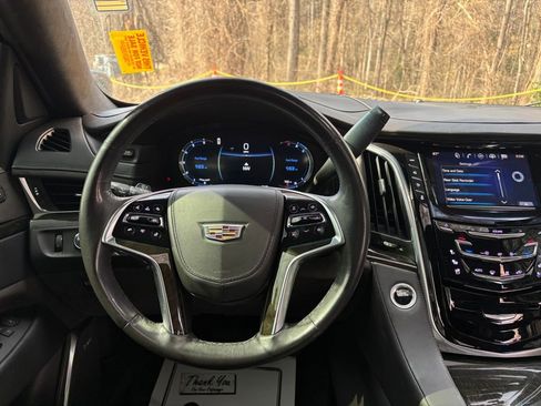 Used 2018 Cadillac Escalade ESV Platinum image 10