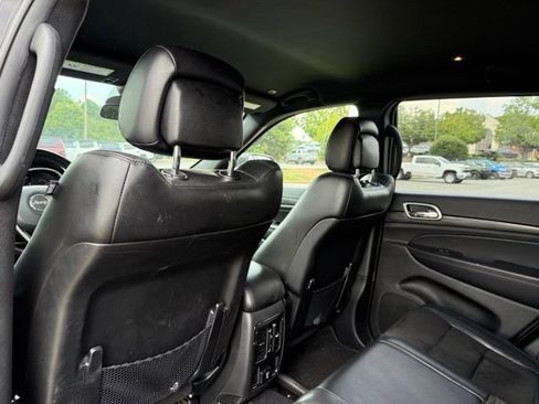 Used 2021 Jeep Grand Cherokee Laredo X AWD/4WD image 25