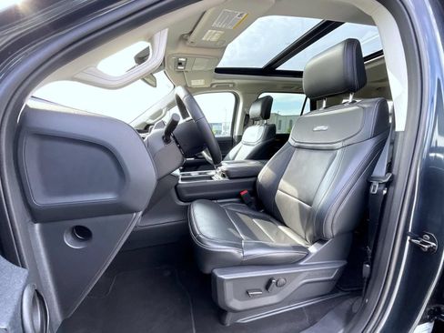 Used 2025 Ford Expedition Max Platinum AWD/4WD image 11