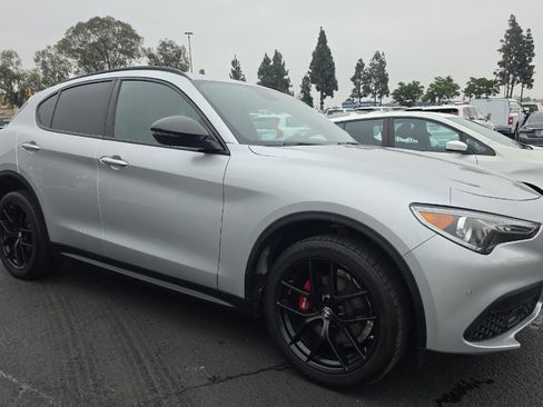 Used 2019 Alfa Romeo Stelvio Ti Sport w/ Quick Order Package 22S Sport AWD/4WD image 3