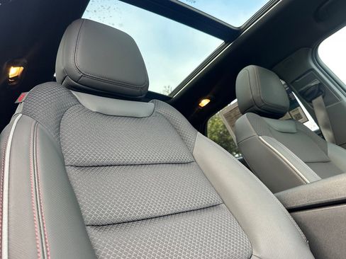 Used 2023 Chevrolet TrailBlazer RS w/ Sun and Liftgate Package image 21