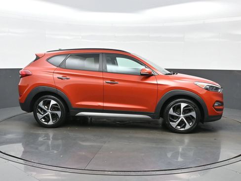 Used 2017 Hyundai Tucson Limited w/ Limited Ultimate Package 03 AWD/4WD image 7