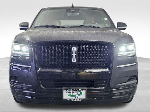 Used 2024 Lincoln Navigator Reserve w/ Equipment Group 201A image 2