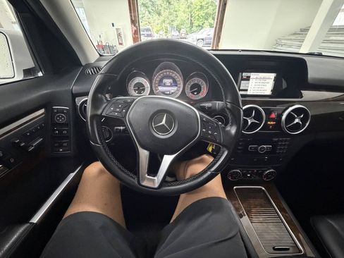 Used 2015 Mercedes-Benz GLK 350 4MATIC image 33