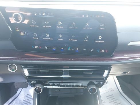 Used 2025 Chevrolet Traverse Z71 w/ Enhanced Driving Package AWD/4WD image 21