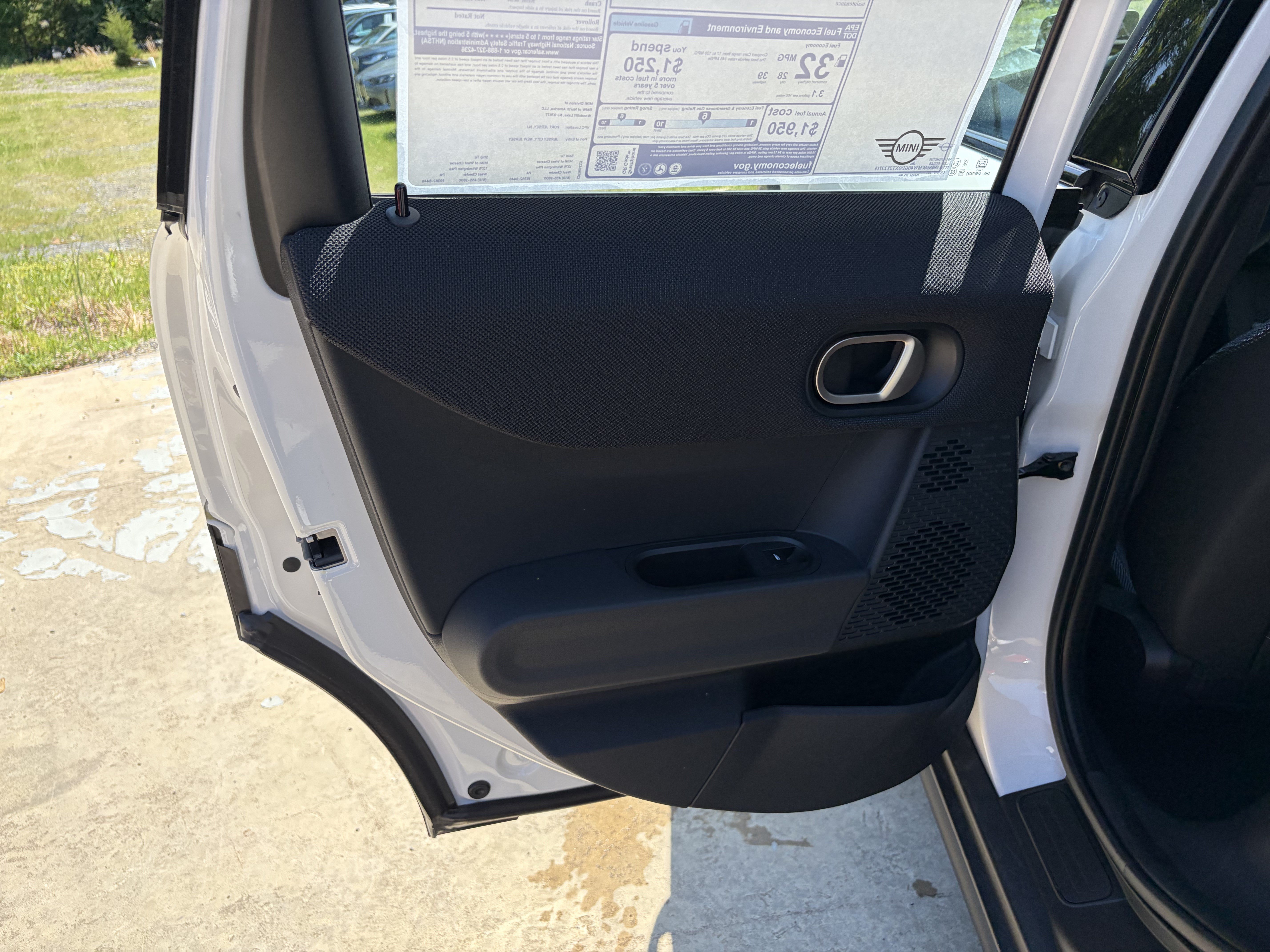 Used 2026 MINI Cooper 4-Door Hardtop FWD image 8