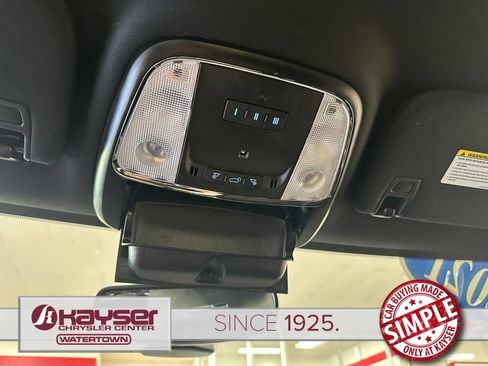 Used 2021 Jeep Grand Cherokee Freedom Edition AWD/4WD image 34