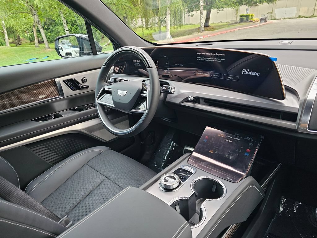 New 2027 Cadillac Vistiq Luxury AWD/4WD image 10