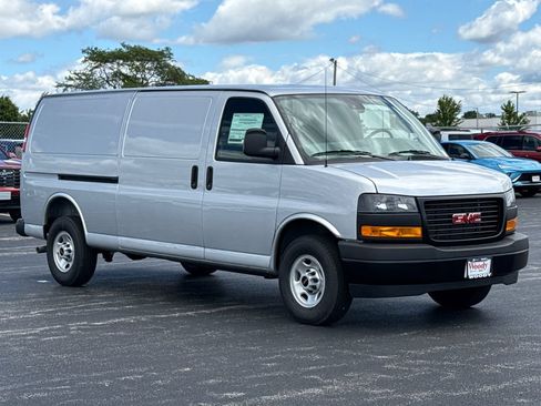 New 2026 GMC Savana 3500 Extended w/ Driver Convenience Package RWD image 4