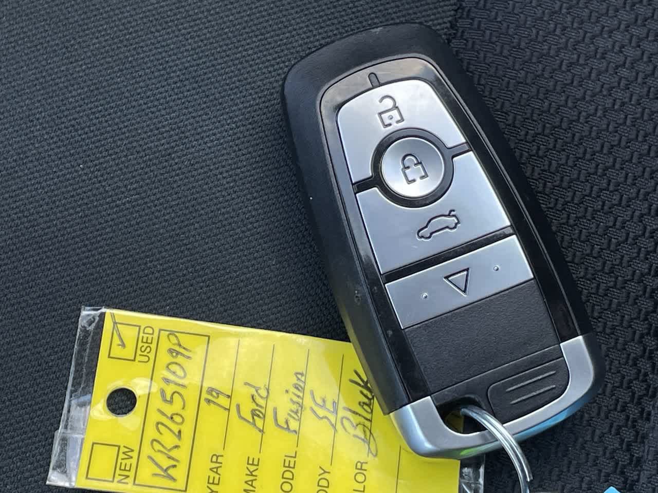 Used 2019 Ford Fusion SE AWD/4WD image 29