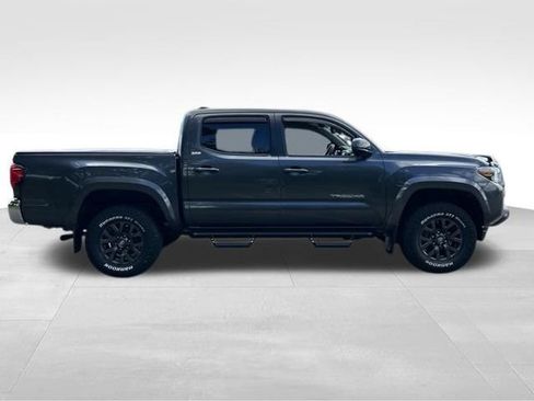 Used 2020 Toyota Tacoma SR5 AWD/4WD image 7