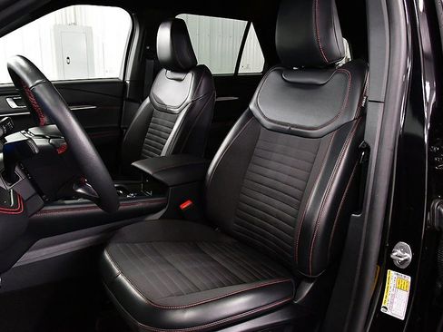 Used 2025 Ford Explorer ST-Line image 26