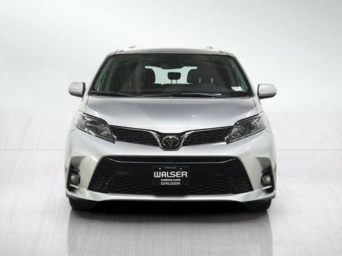 Used 2020 Toyota Sienna SE w/ Carpet Mat Package FWD image 8