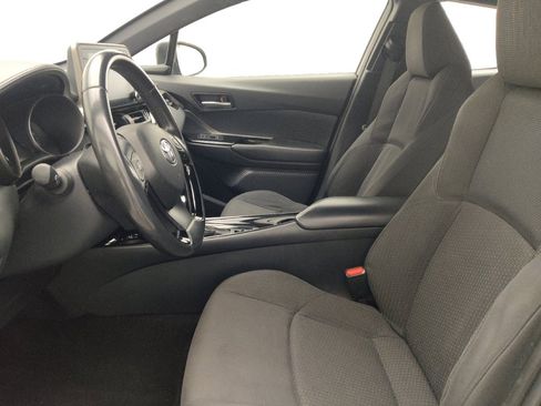 Used 2019 Toyota C-HR XLE FWD image 17