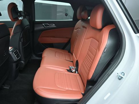 Certified 2026 Kia Sportage SX AWD/4WD image 21