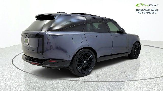 Used 2024 Land Rover Range Rover SE AWD/4WD image 8