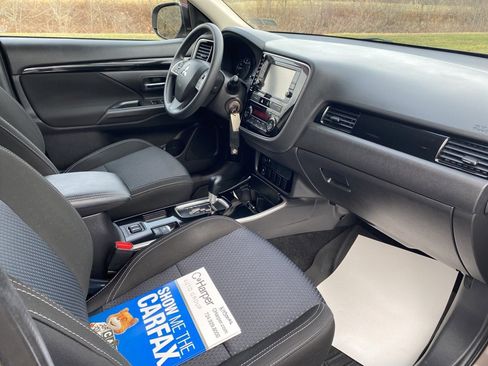 Used 2019 Mitsubishi Outlander ES image 10