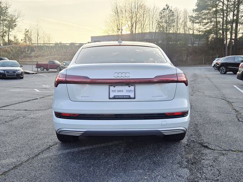 Used 2020 Audi e-tron Premium Plus image 4