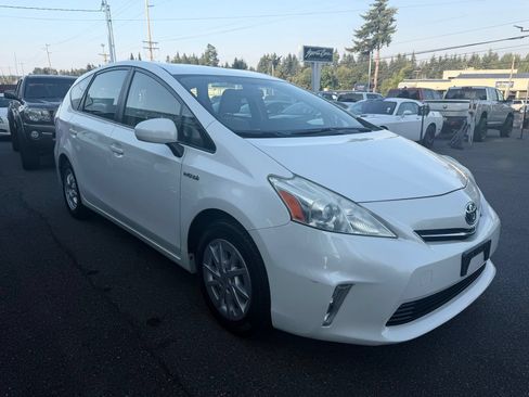 Used 2013 Toyota Prius V Two FWD image 3