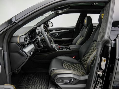 Used 2022 Lamborghini Urus AWD/4WD image 36