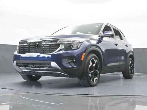 Used 2024 Kia Seltos EX FWD image 54