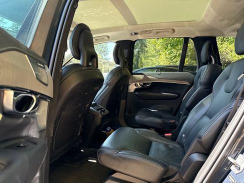 Used 2021 Volvo XC90 T6 Inscription w/ Lounge Package AWD/4WD image 14