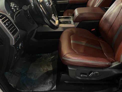 Used 2019 Ford F150 Platinum w/ Equipment Group 701A Luxury image 19