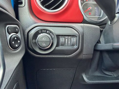 Used 2021 Jeep Gladiator Rubicon w/ Dual Top Group AWD/4WD image 27
