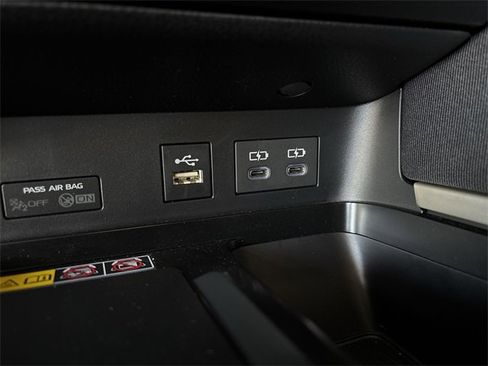 Used 2025 Toyota Camry LE w/ Convenience Package image 25