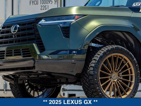 Used 2025 Lexus GX 550 w/ Accessory Package (Z1) AWD/4WD image 36