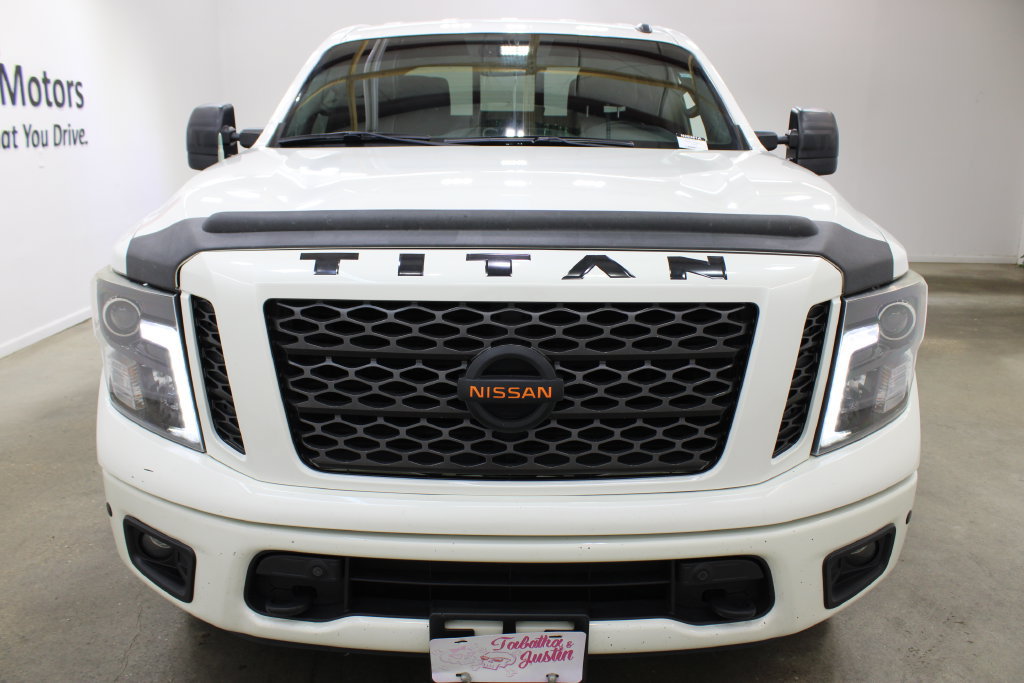 Used 2019 Nissan Titan SV w/ SV Convenience Package AWD/4WD image 7