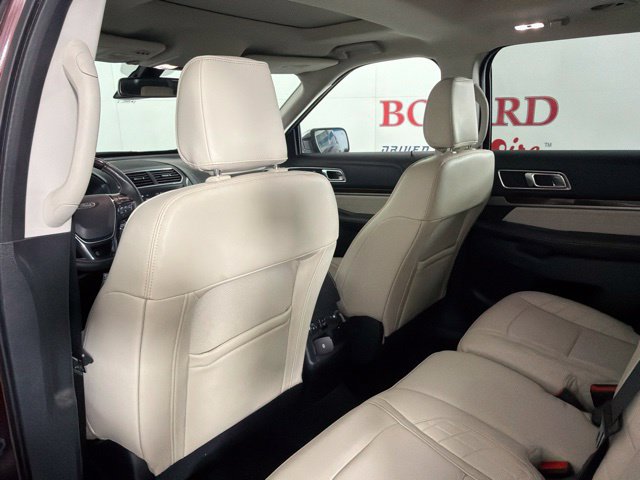 Used 2018 Ford Explorer Platinum AWD/4WD image 27