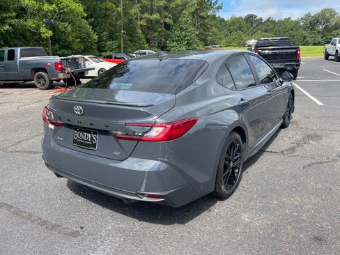 Used 2025 Toyota Camry SE w/ Multimedia Upgrade Package FWD image 17