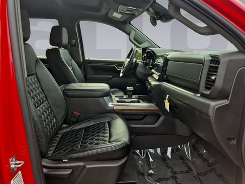 Used 2024 Chevrolet Silverado 1500 LT Trail Boss w/ Convenience Package II AWD/4WD image 17