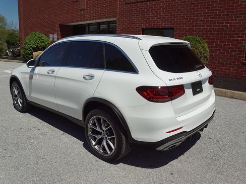 Used 2022 Mercedes-Benz GLC 300 4MATIC image 4