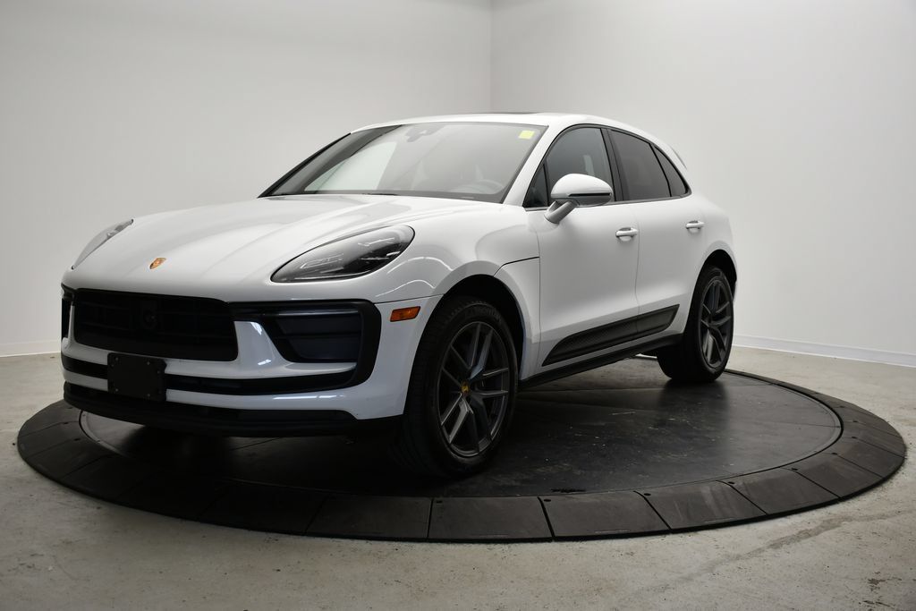 Certified 2023 Porsche Macan AWD/4WD image 1