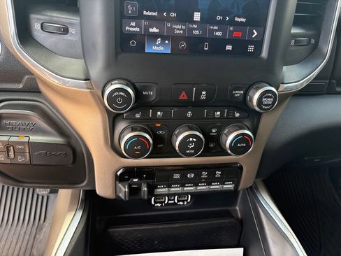 Used 2022 RAM 2500 Laramie AWD/4WD image 17