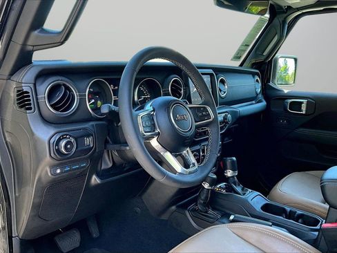 Certified 2023 Jeep Wrangler Unlimited Sahara AWD/4WD image 19