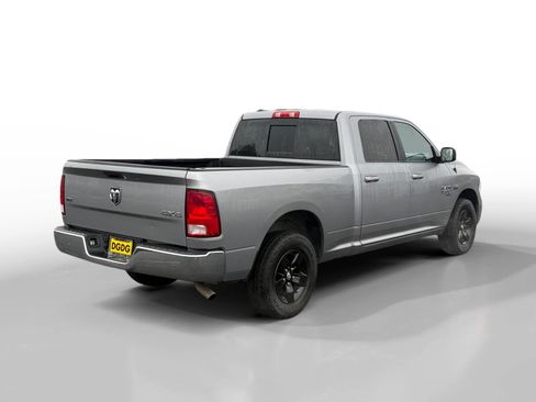 Used 2020 RAM 1500 Classic SLT image 5