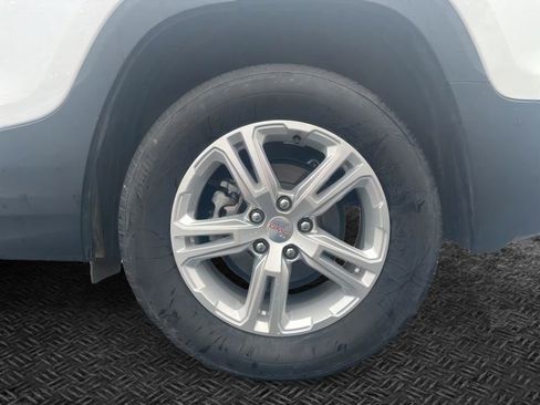 Used 2024 GMC Terrain SLE image 13