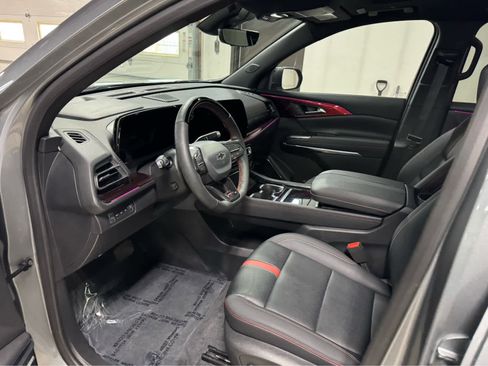 Certified 2025 Chevrolet Traverse RS image 15