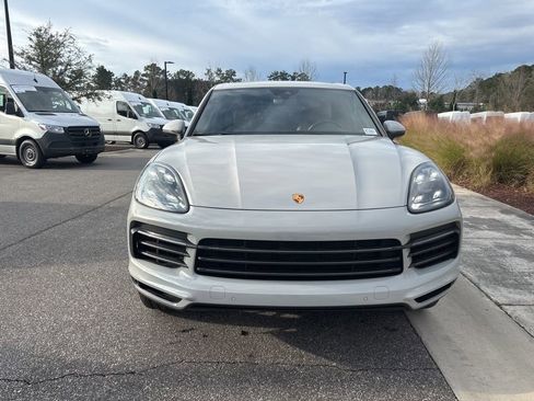 Used 2022 Porsche Cayenne Platinum Edition image 8